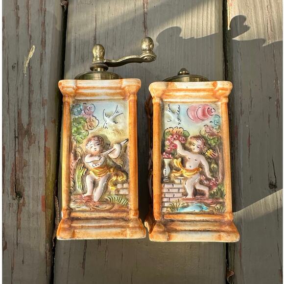Vintage CAPODIMONTE Painted Italian Ceramic 5" Salt Shaker & Pepper Mill Cherubs - Picture 5 of 16